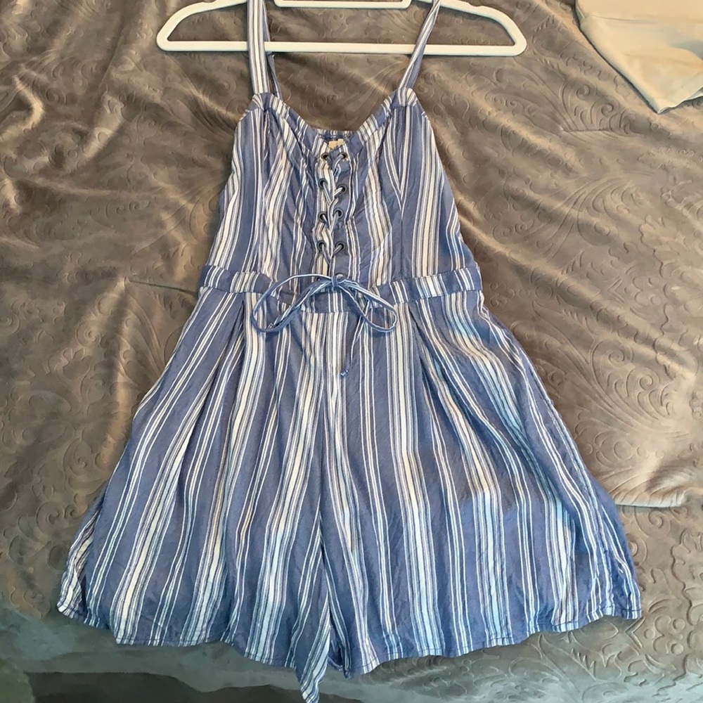 Gently worn. Size Med. Fits S/M.